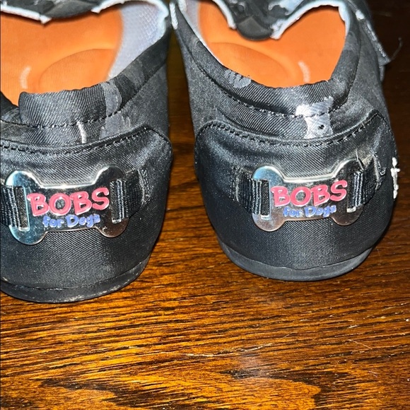 BOBS Black Slippers Comfortable Slip-On Design - Picture 6 of 8